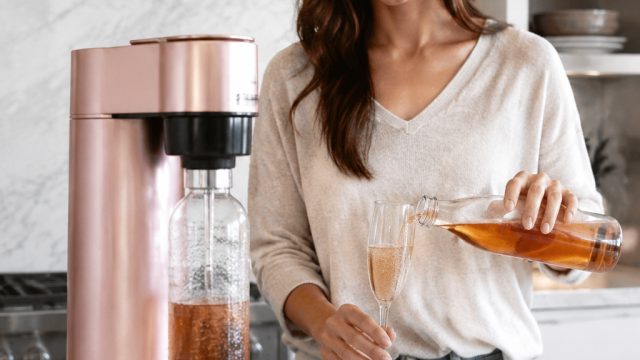 Revolutionizing Home Brewing: The iGulu Sparkling Wine Kit